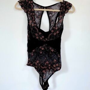 Sophie B. Floral Bodysuit. Size Small